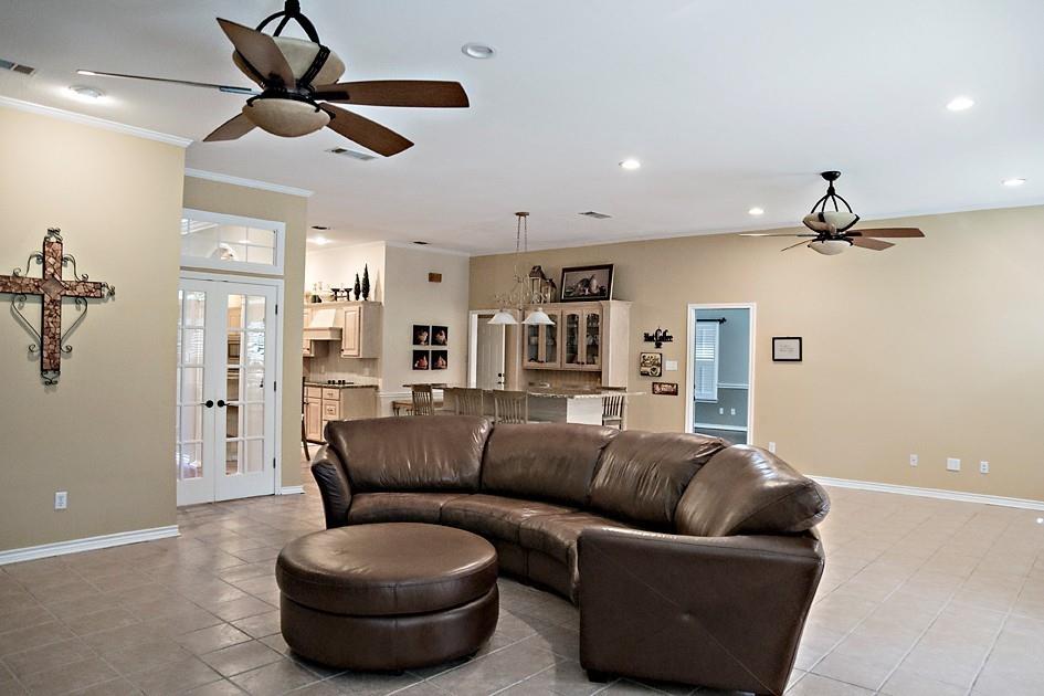 1111 Lonnie Drive Property Photo 6