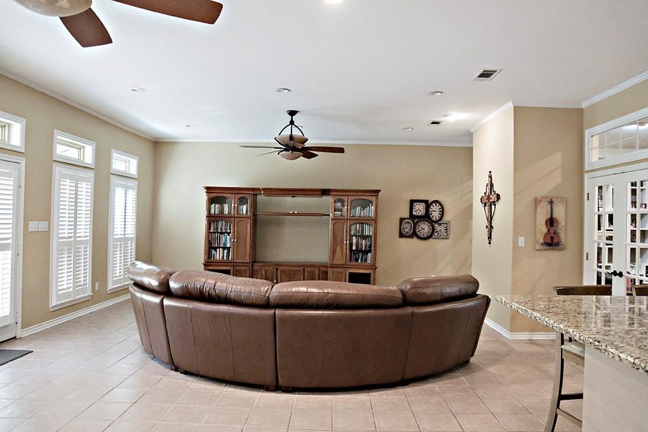1111 Lonnie Drive Property Photo 7