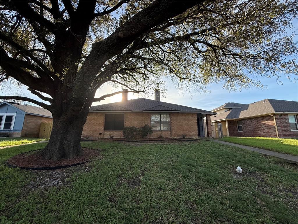 1433 N Bluegrove Road Property Photo 3