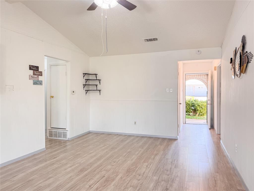 1107 Waverly Drive Property Photo 4