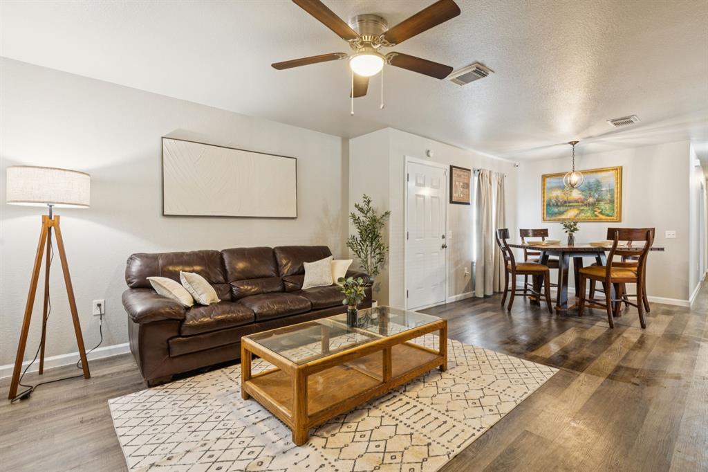 2710 Silkwood Street Property Photo 2