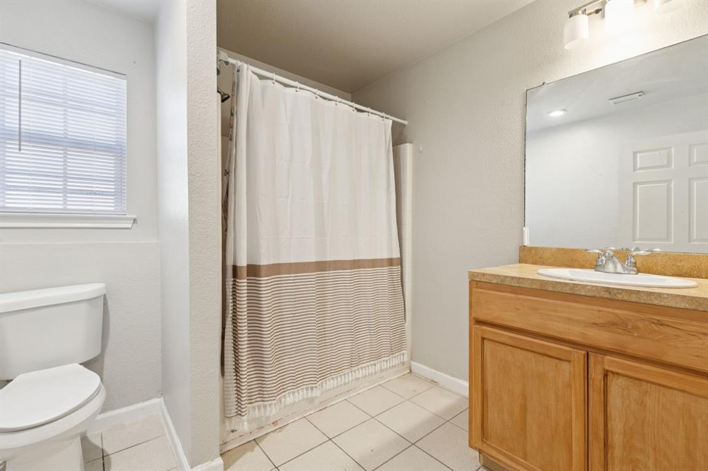 2710 Silkwood Street Property Photo 15