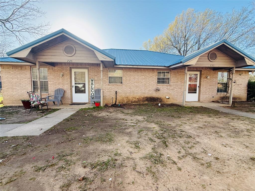 735 Anderson Road Property Photo 1