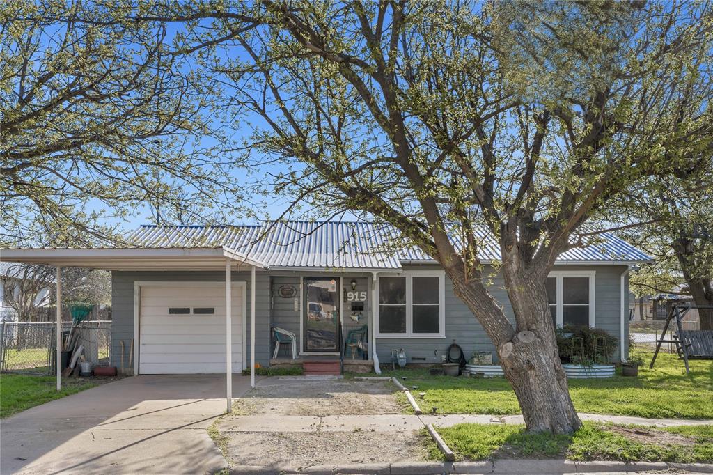 915 S Neches Street Property Photo 1
