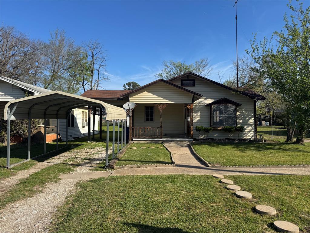 809 E Palestine Street Property Photo 1