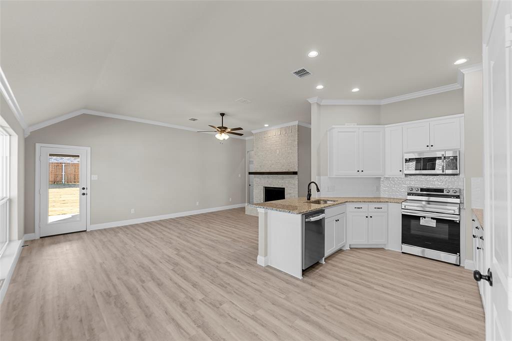 500 Flora Court Property Photo 6