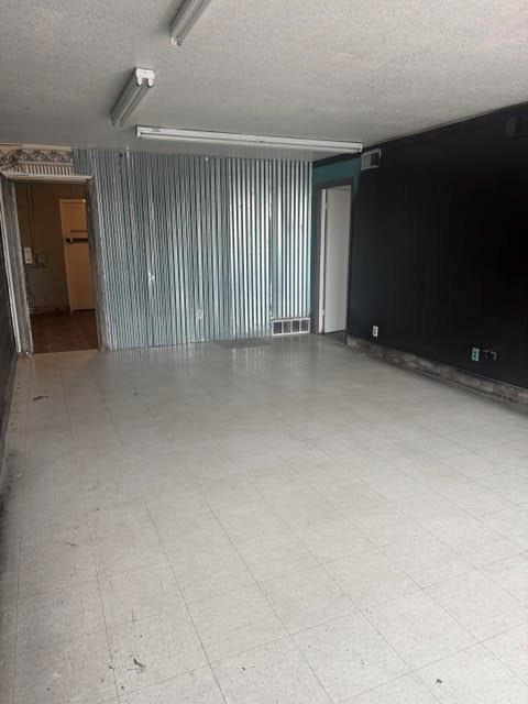 115 E 1st Street Property Photo 8