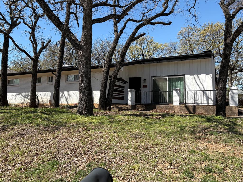 1121 Wade Drive Property Photo 2