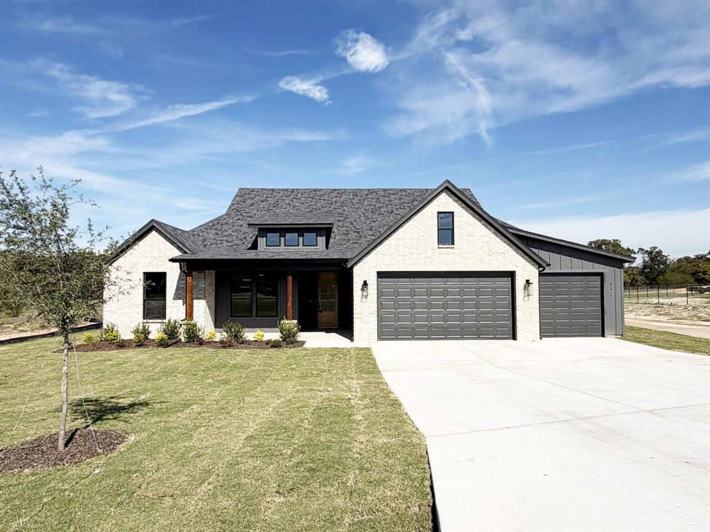 112 Loveta Lane