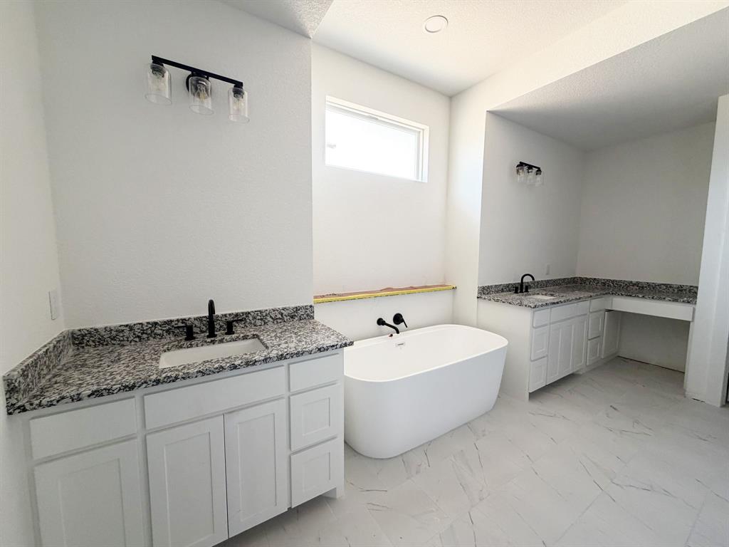 112 Loveta Lane Property Photo 10
