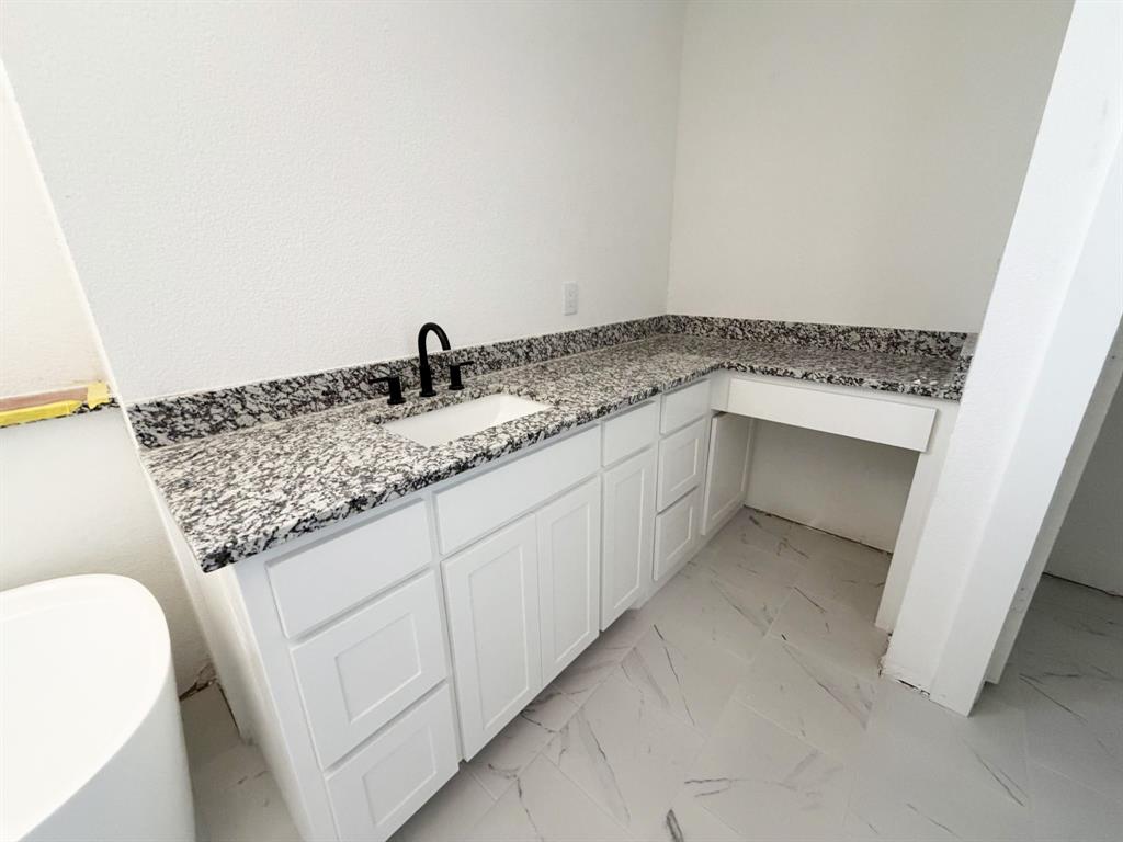112 Loveta Lane Property Photo 11