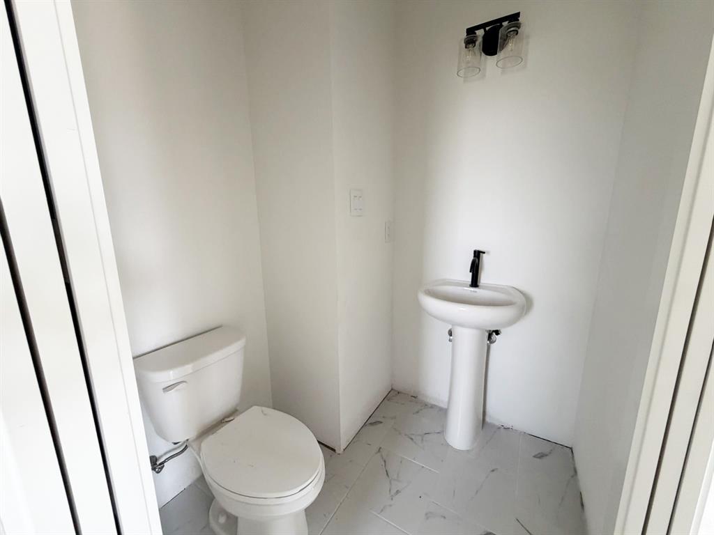 112 Loveta Lane Property Photo 14