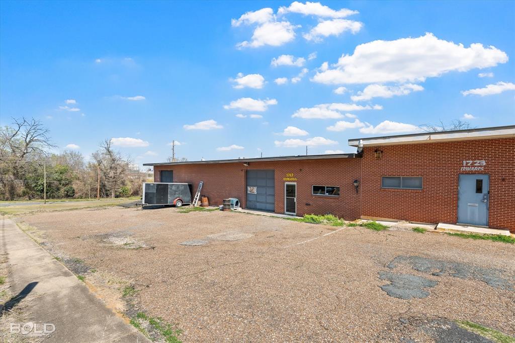 1717 Edwards Street Property Photo 4