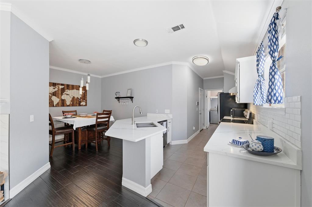 206 Piccadilly Circle Property Photo 2