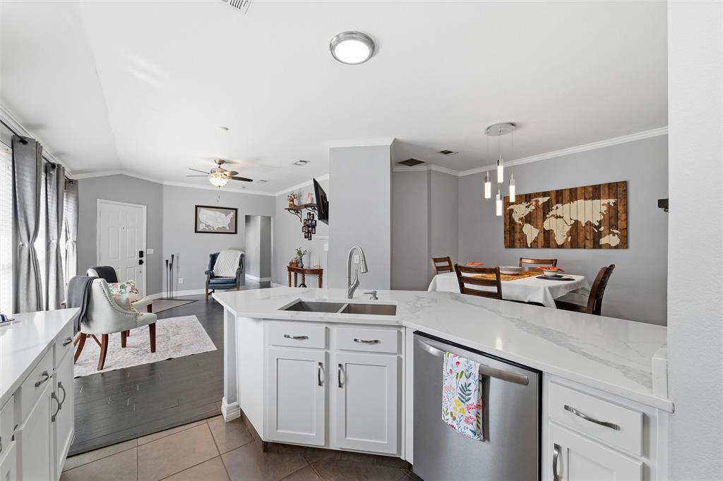 206 Piccadilly Circle Property Photo 6