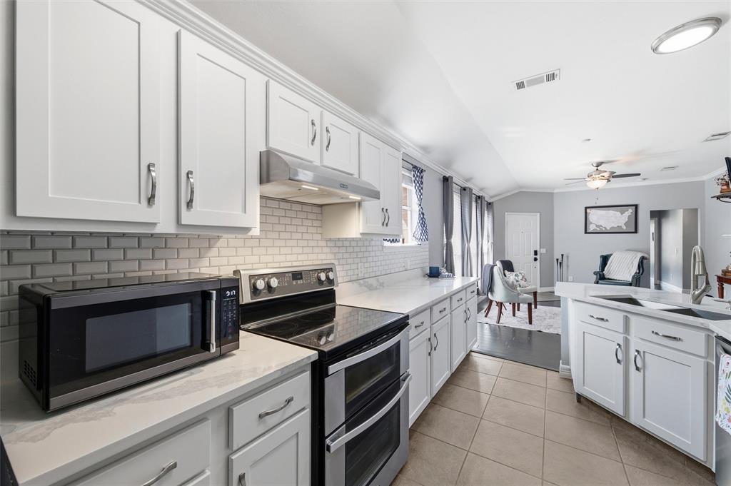 206 Piccadilly Circle Property Photo 17