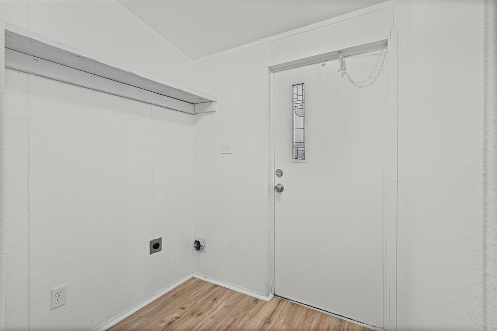 6525 Blue Water Court Property Photo 11