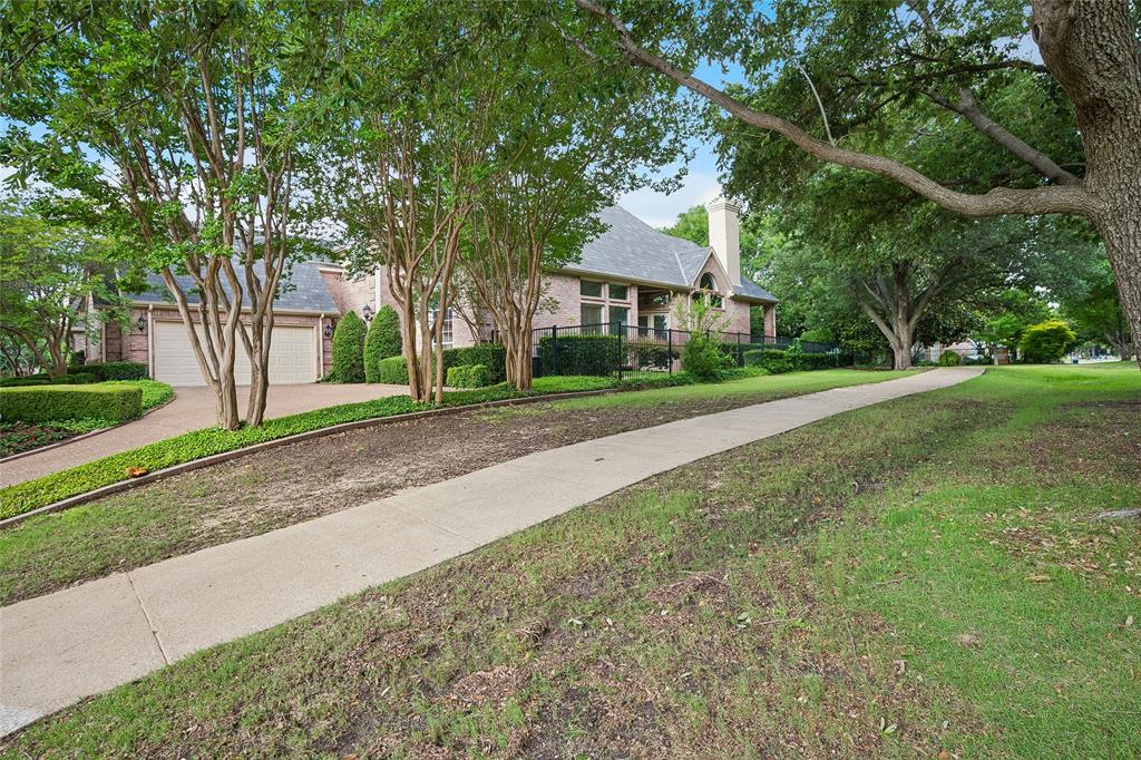 622 Regency Crossing Property Photo 3