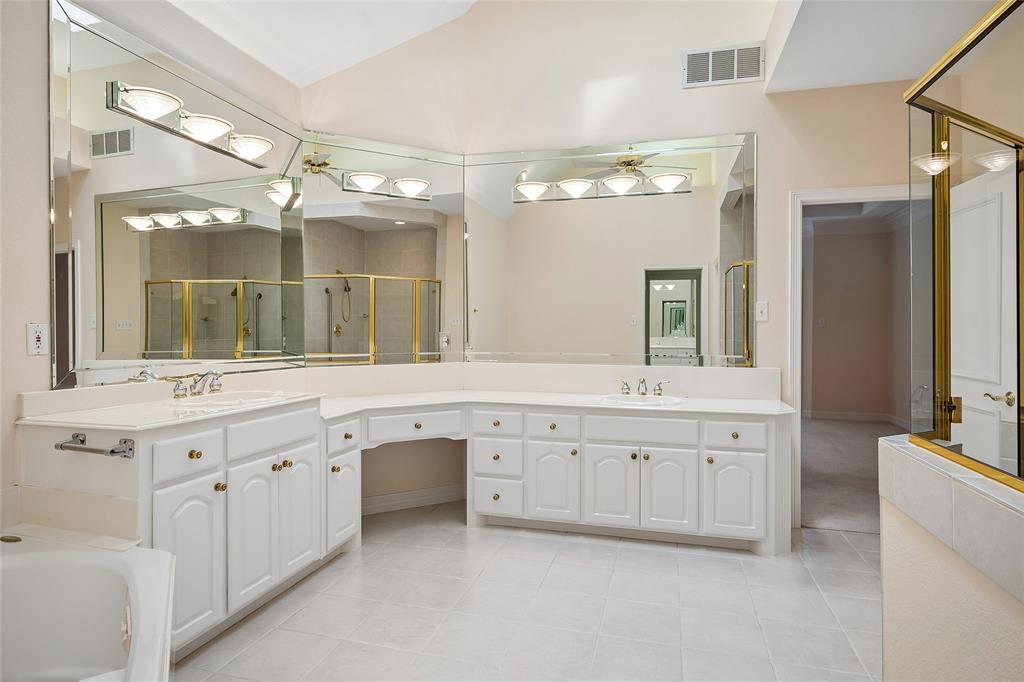 622 Regency Crossing Property Photo 22