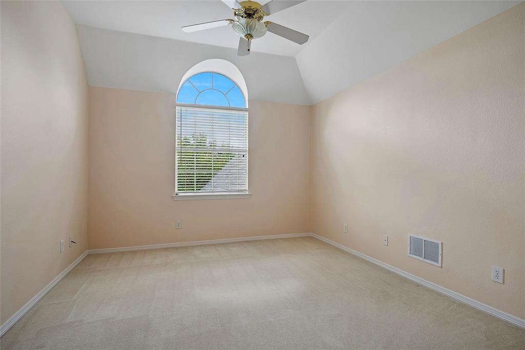 622 Regency Crossing Property Photo 25