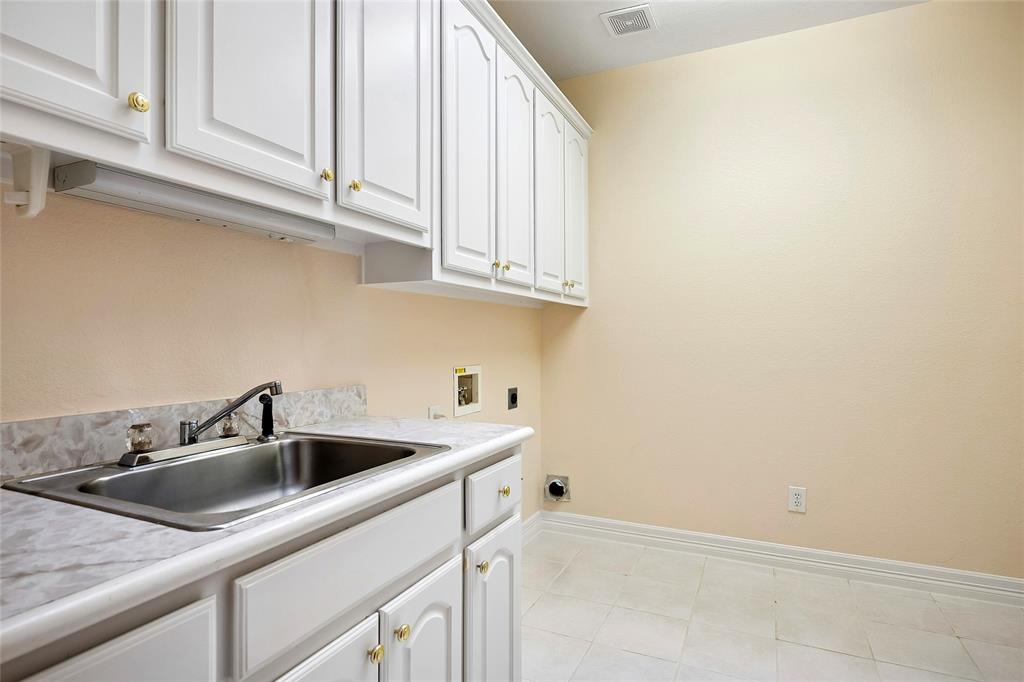 622 Regency Crossing Property Photo 30
