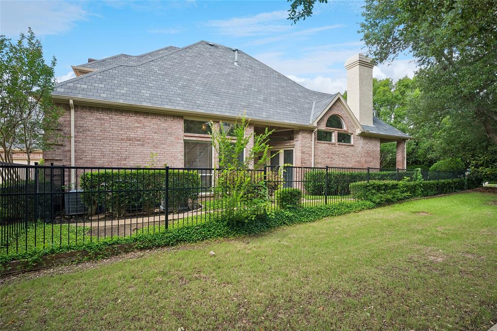 622 Regency Crossing Property Photo 31