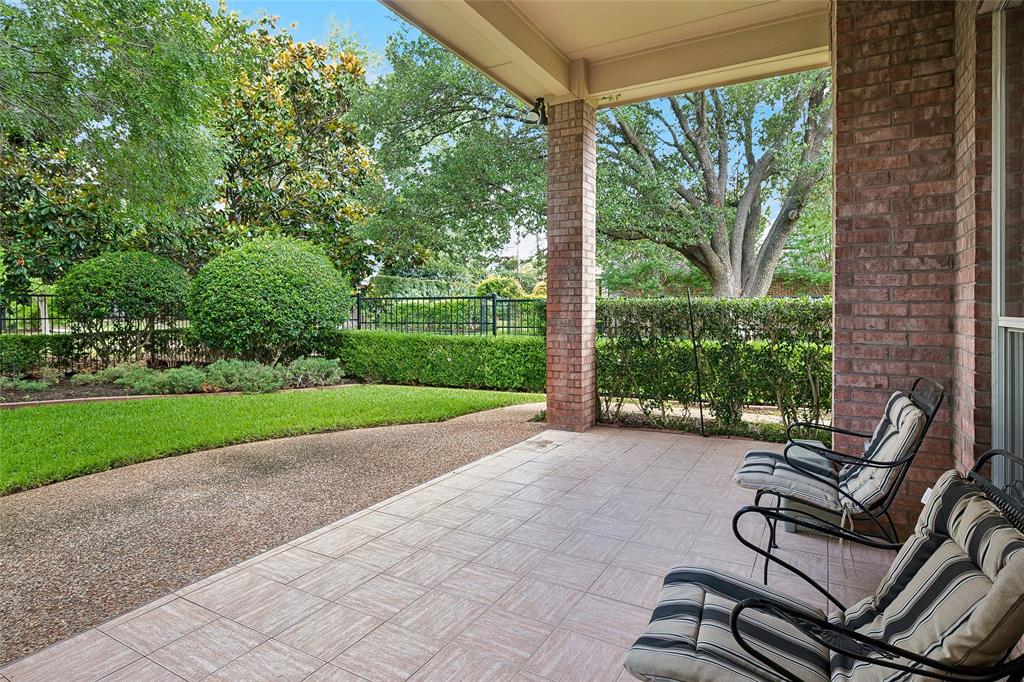 622 Regency Crossing Property Photo 32