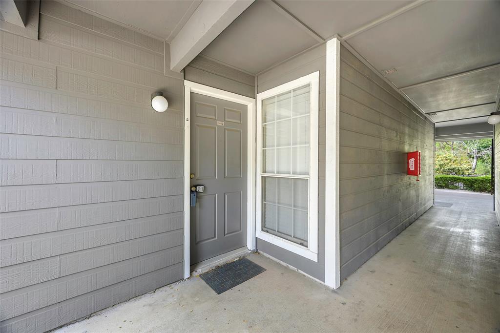 18333 Roehampton Drive 1412 Property Photo 2