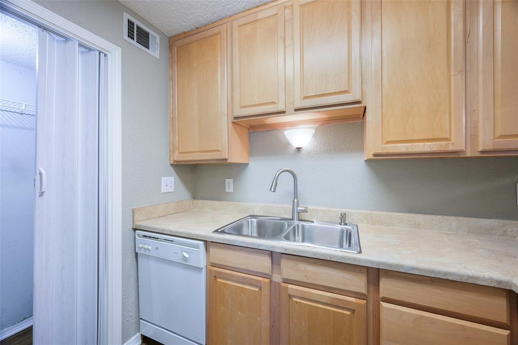 18333 Roehampton Drive 1412 Property Photo 8