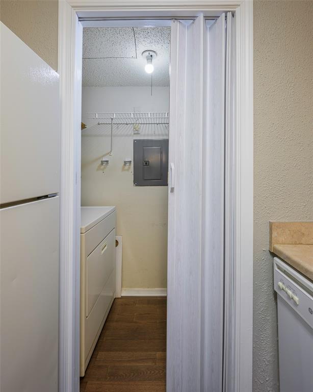 18333 Roehampton Drive 1412 Property Photo 9