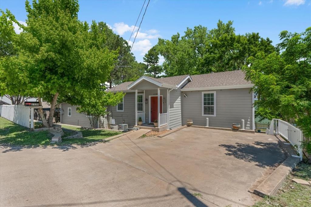1128 W Lake Drive Property Photo 6