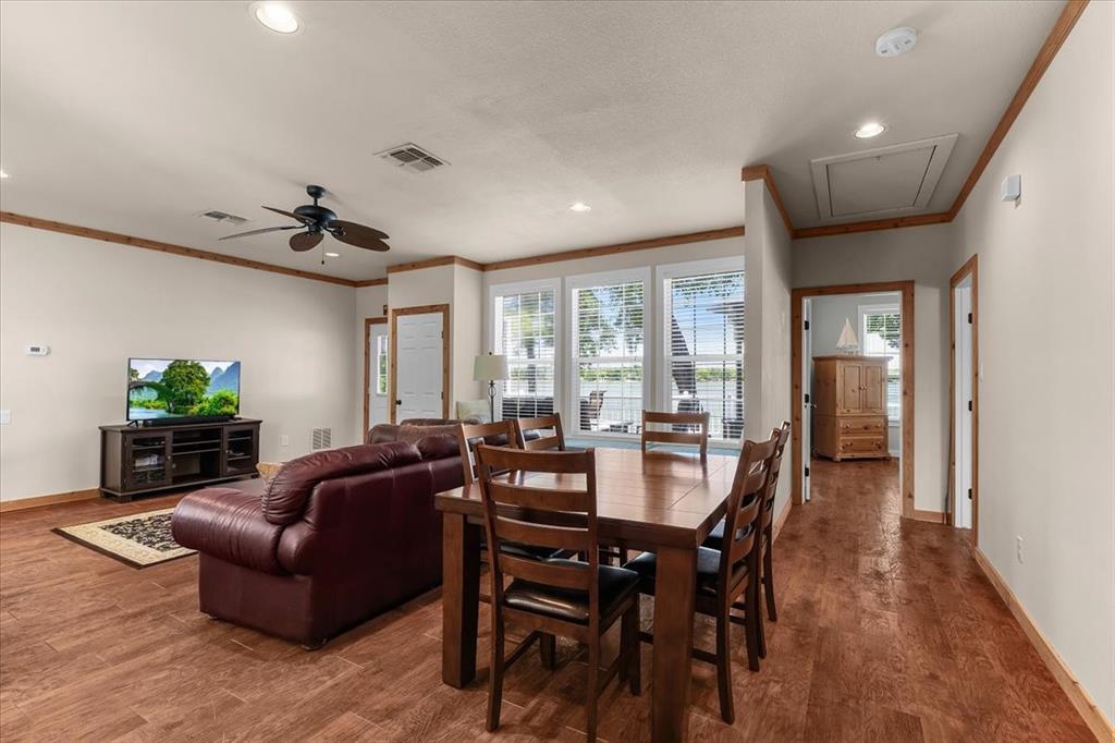 1128 W Lake Drive Property Photo 7
