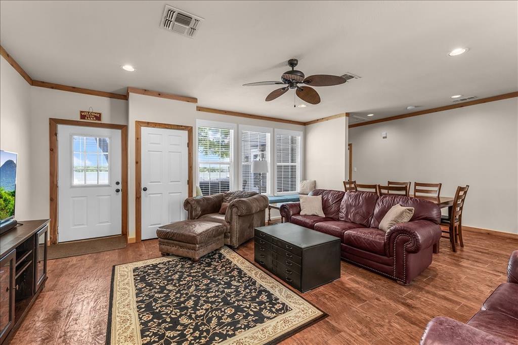 1128 W Lake Drive Property Photo 8