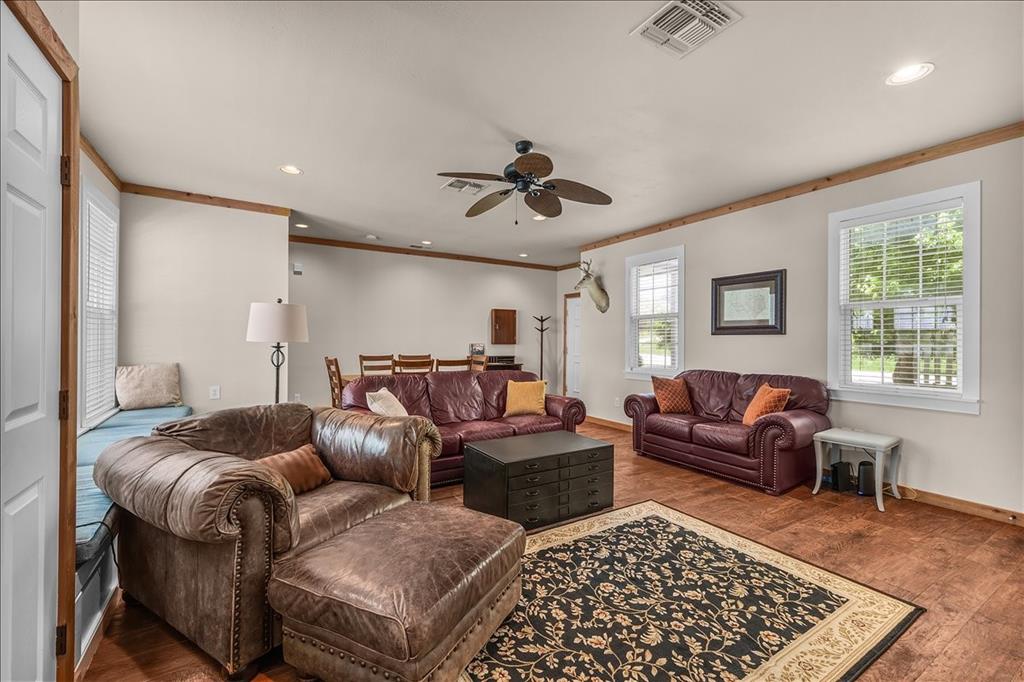1128 W Lake Drive Property Photo 9