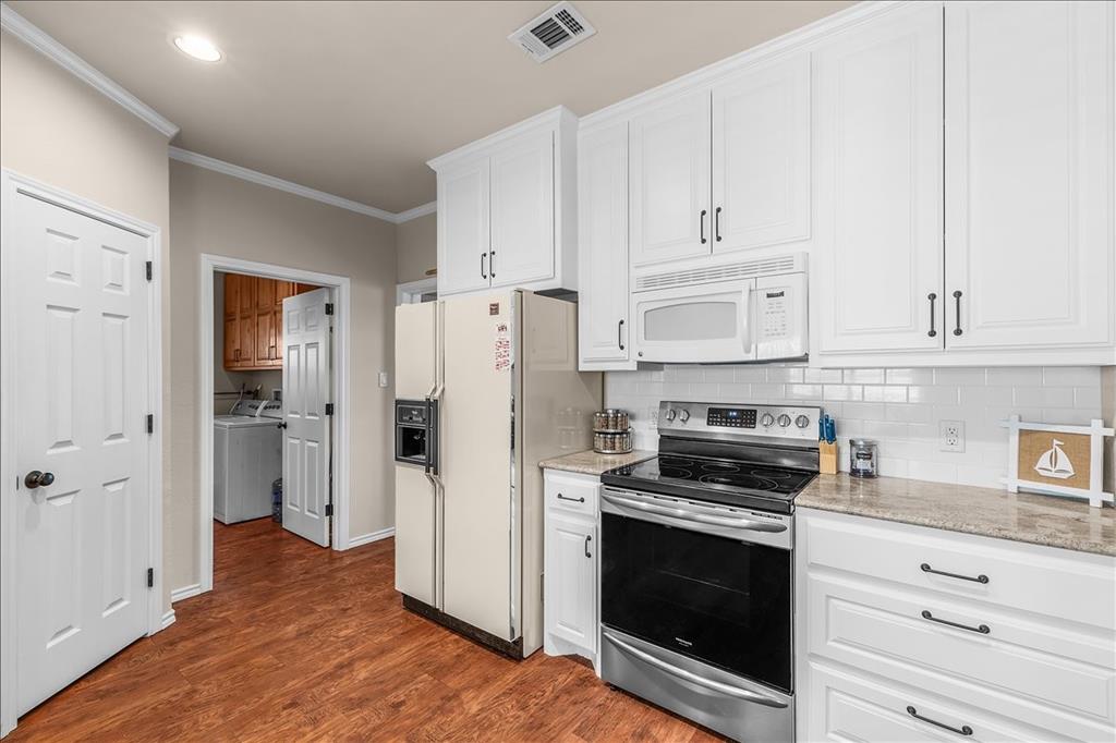 1128 W Lake Drive Property Photo 14