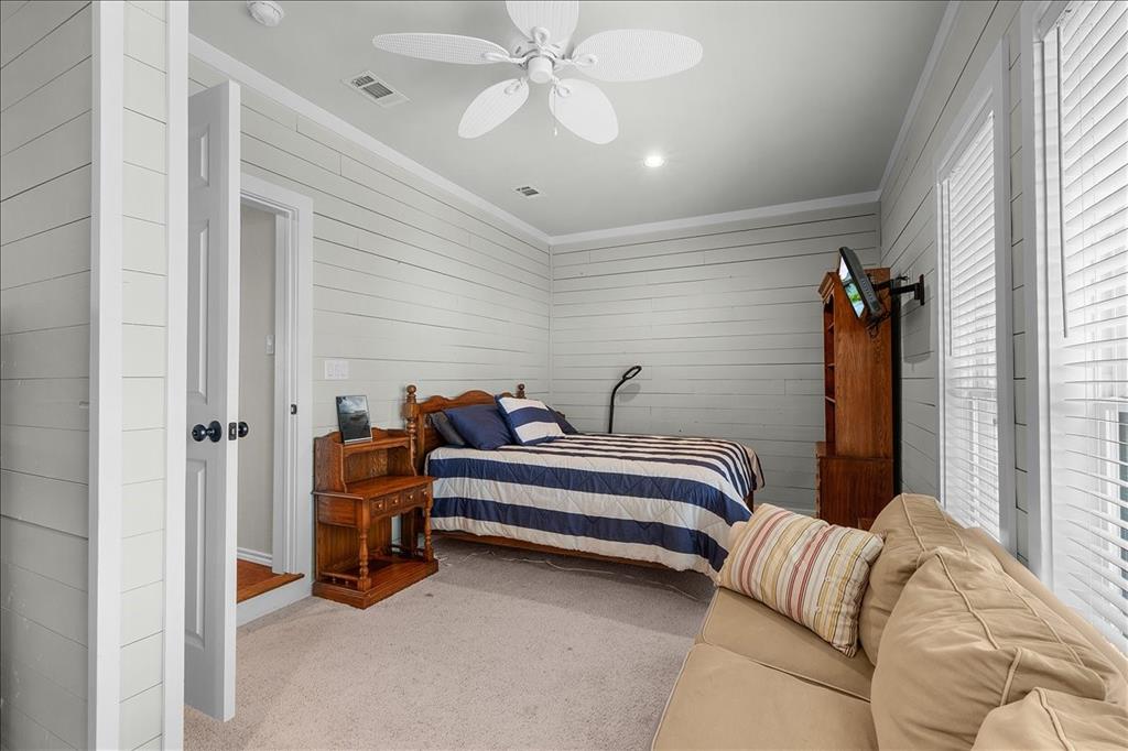 1128 W Lake Drive Property Photo 16
