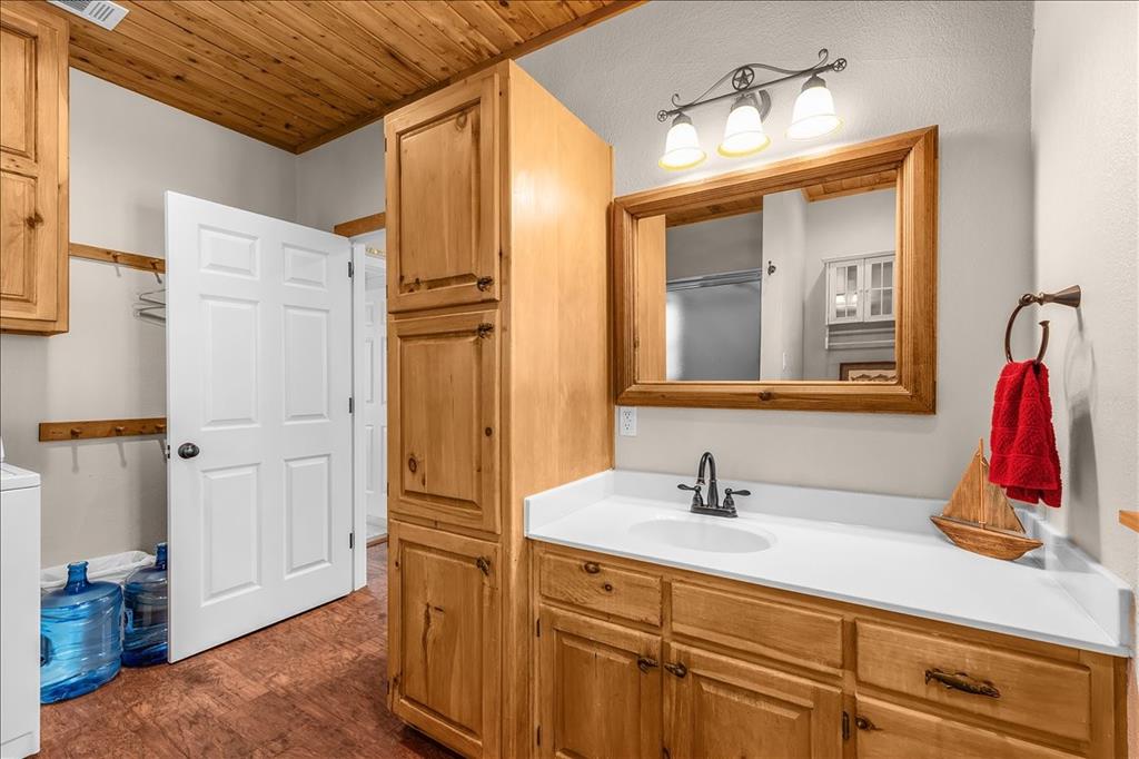 1128 W Lake Drive Property Photo 19