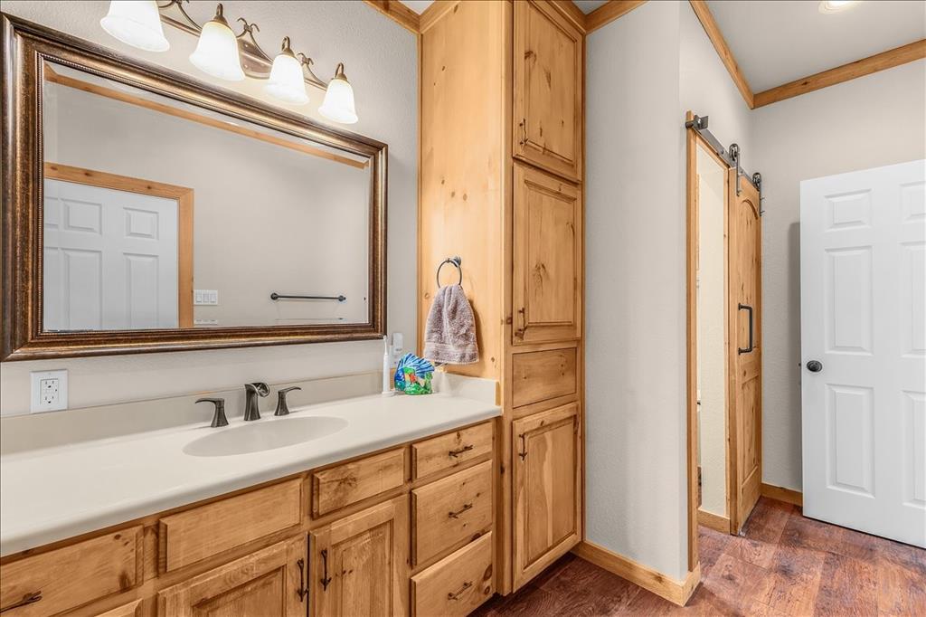 1128 W Lake Drive Property Photo 22