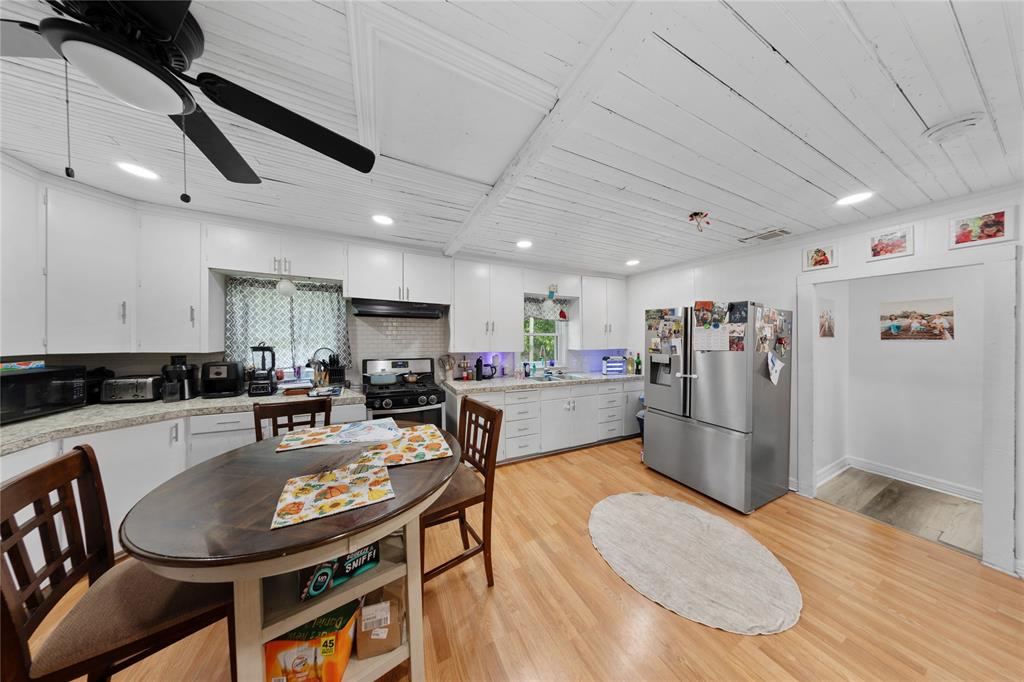 200 S Cleveland Property Photo 6