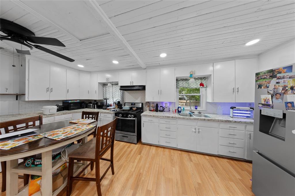 200 S Cleveland Property Photo 7