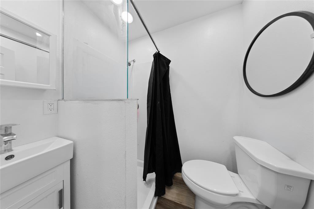200 S Cleveland Property Photo 12