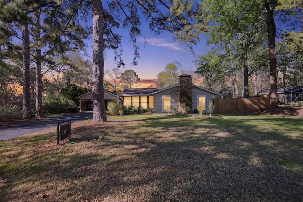 207 Grass Knoll Drive Property Photo 1