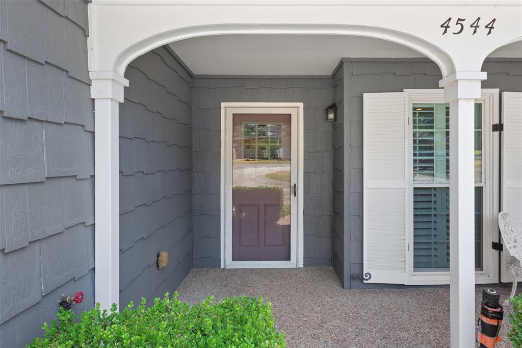 4544 Westchester Drive Property Photo 4