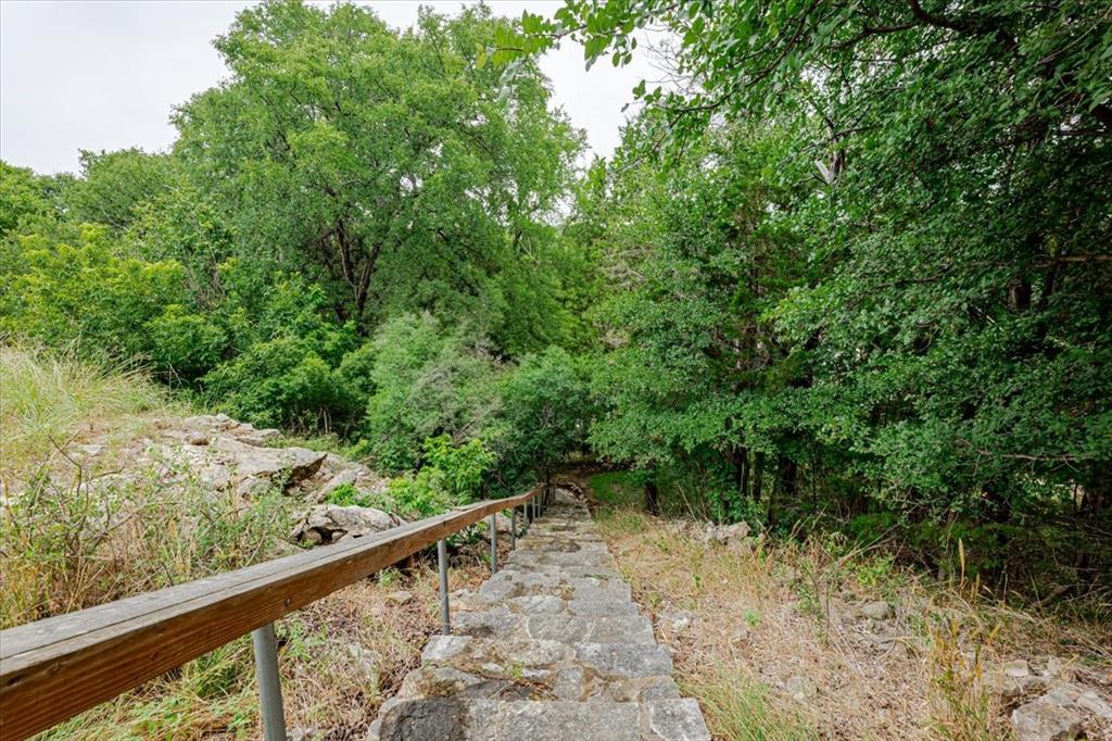 1131 Brackeen Drive Property Photo 3