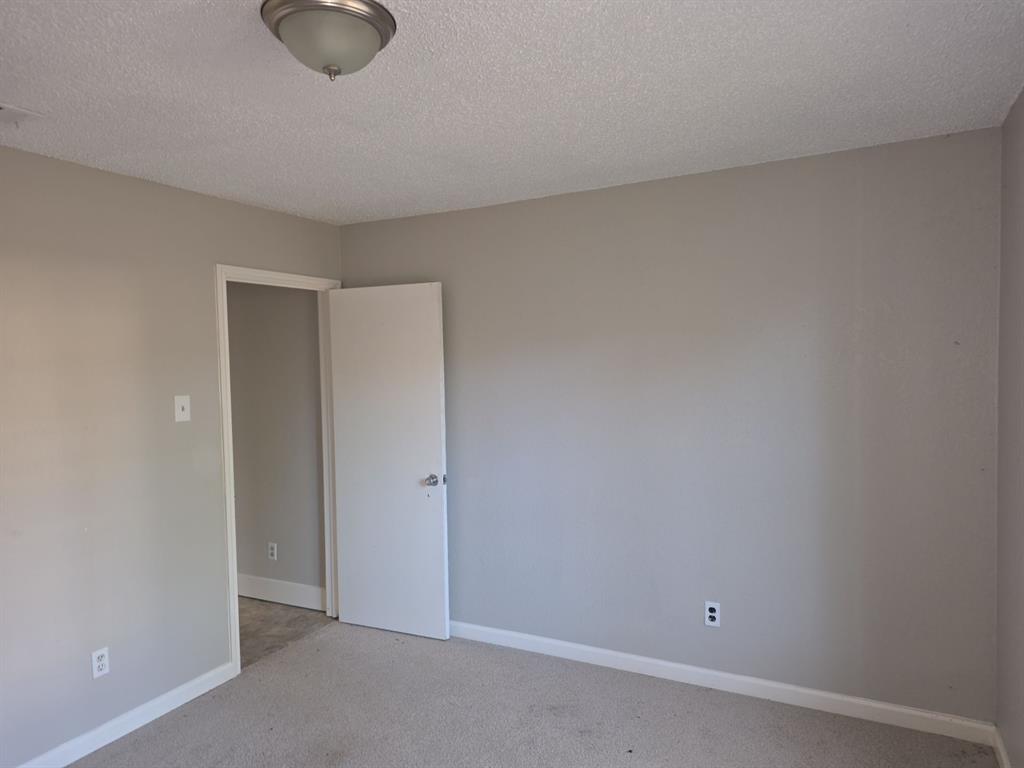 8105 Courageous Drive Property Photo 14