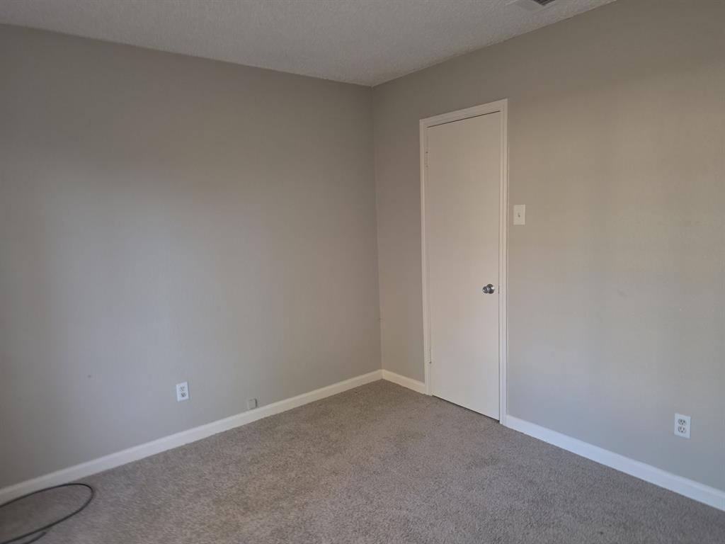 8105 Courageous Drive Property Photo 18
