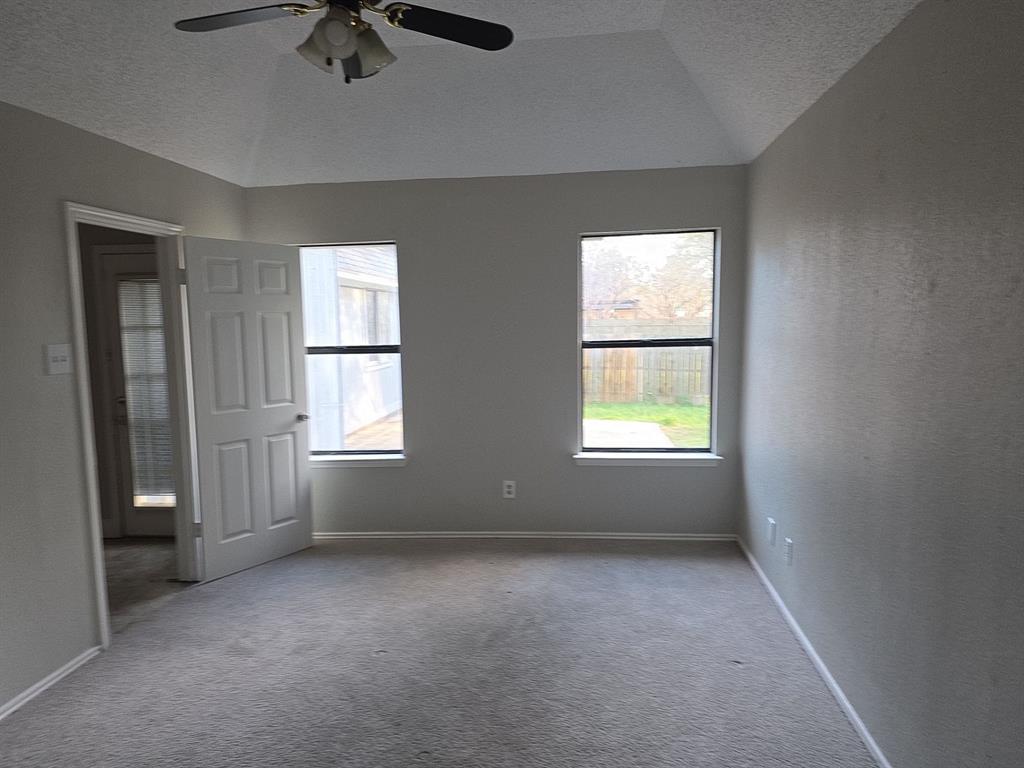 8105 Courageous Drive Property Photo 33