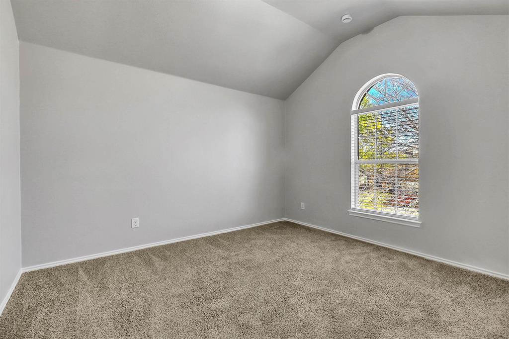 2045 Hanakoa Falls Drive Property Photo 16