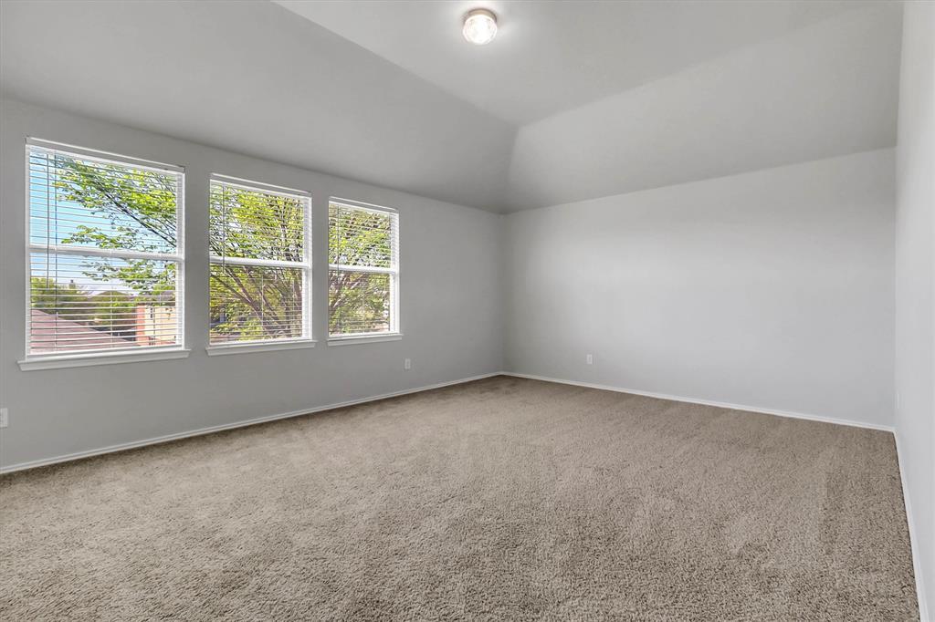 2045 Hanakoa Falls Drive Property Photo 18