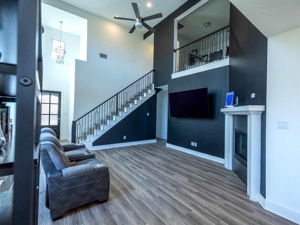 909 Carnation Drive Property Photo 11